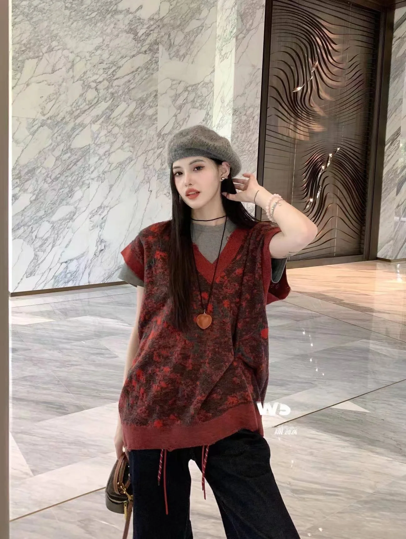 Ozhouzhan 2024 ранняя осень новые европейские товары женская одежда вязаный жилет без