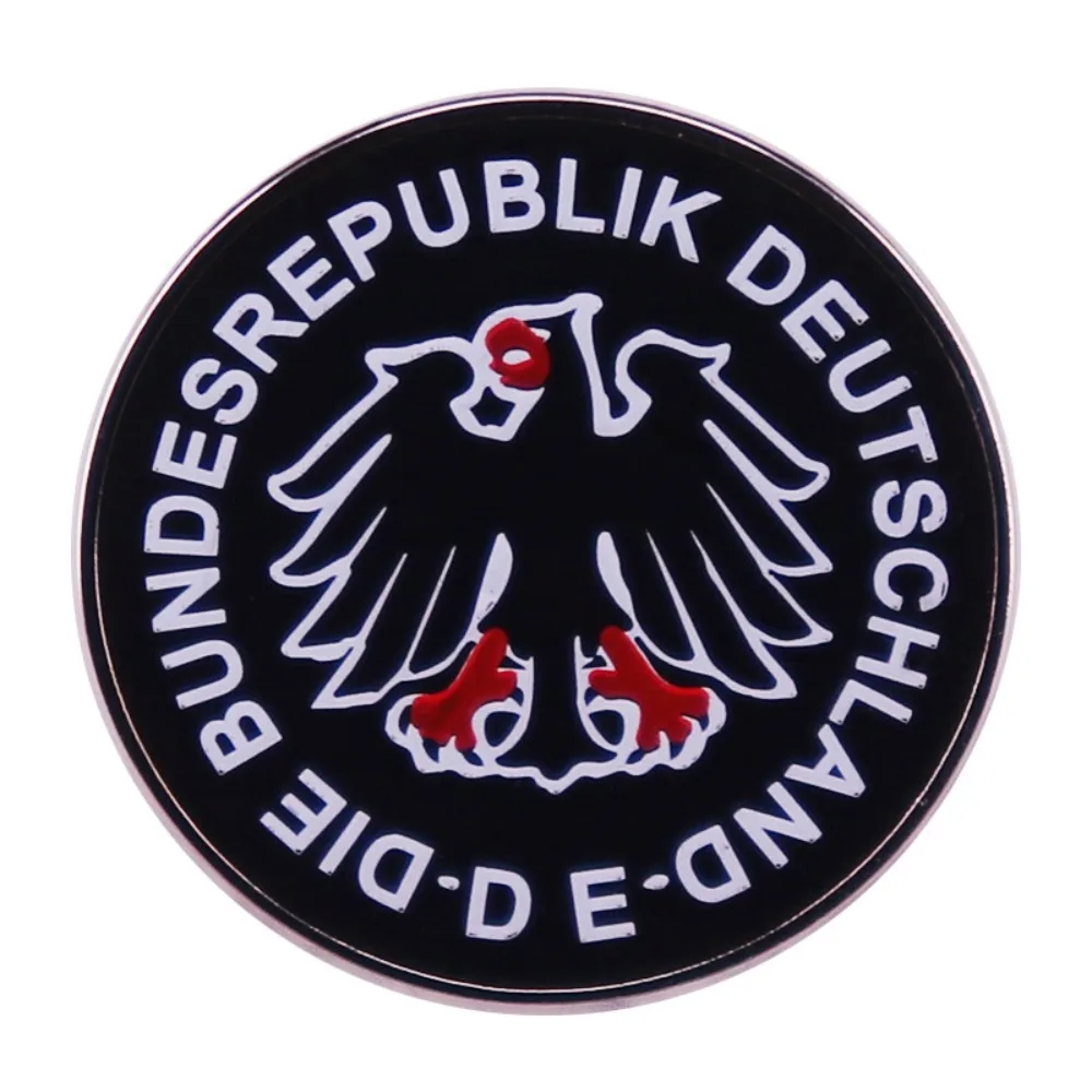 

Винтажная брошь с эмблемой орла Германии