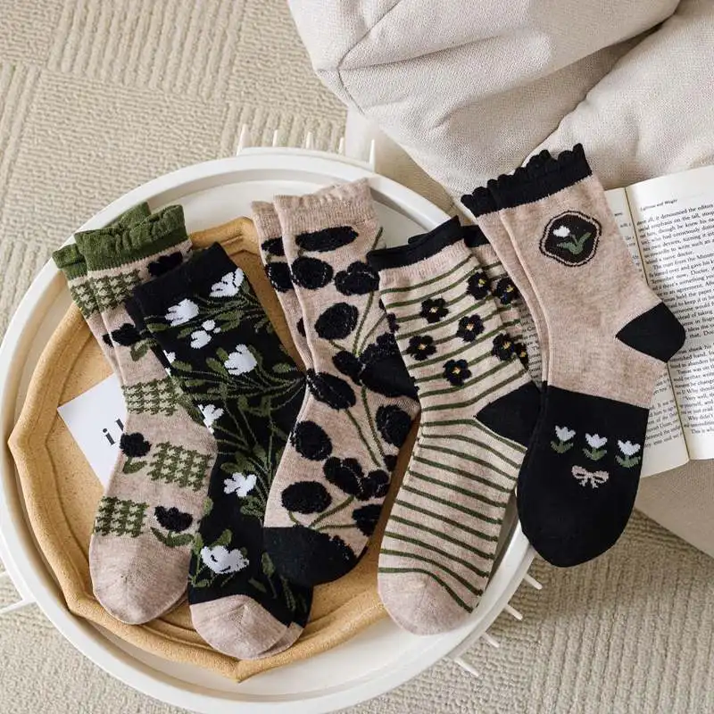 

Новинка, осенне-зимние женские носки, шерстяные кашемировые толстые теплые длинные носки, винтажные носки в стиле Харадзюку с цветами, япон...