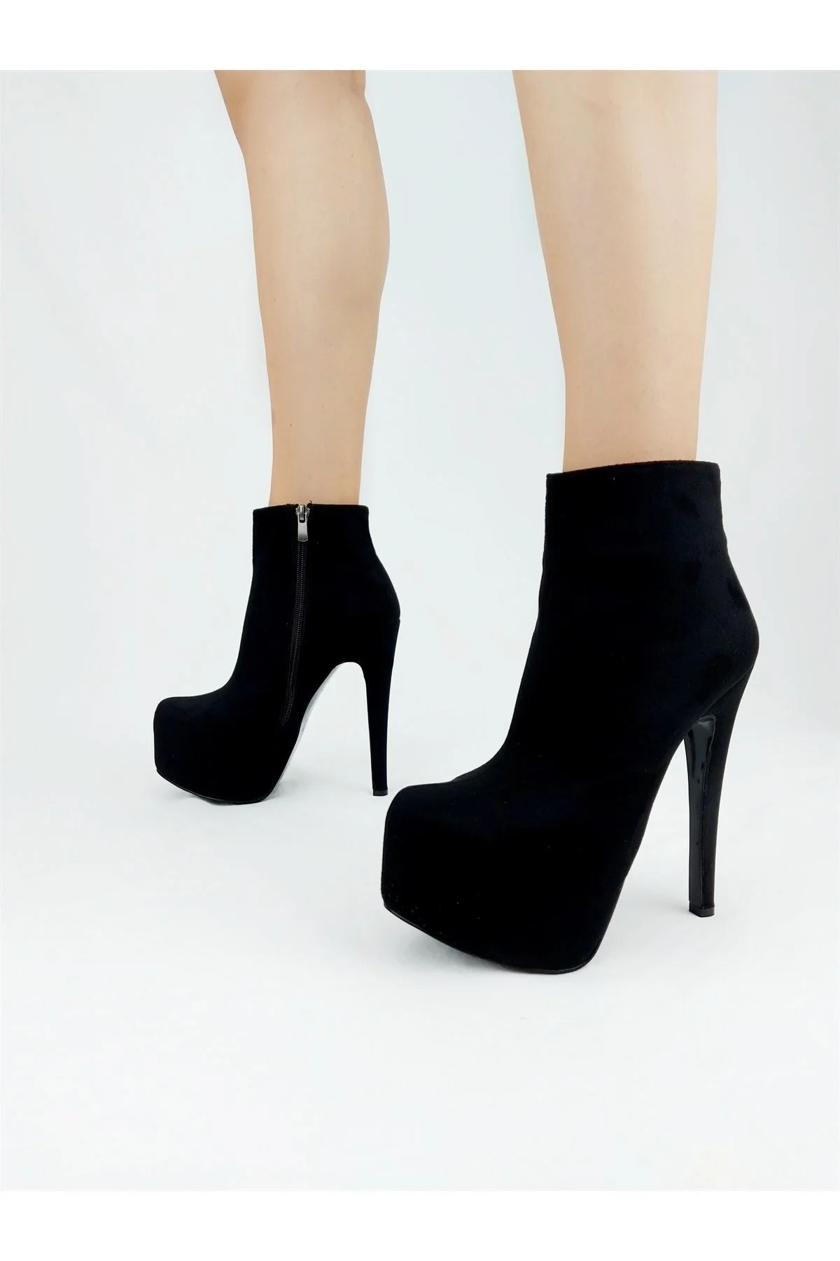 

Tailstock Black Suede Thin Heels Boots