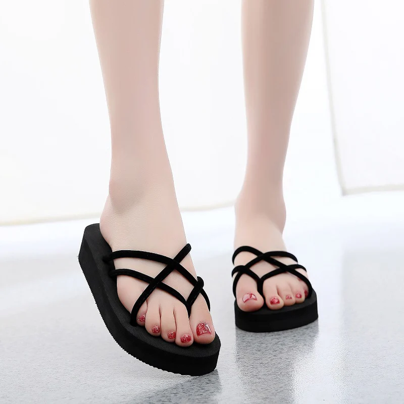

Шлепанцы женские легкие на плоской подошве, летние сандалии, Нескользящие, простая обувь для улицы, крутая обувь, черные