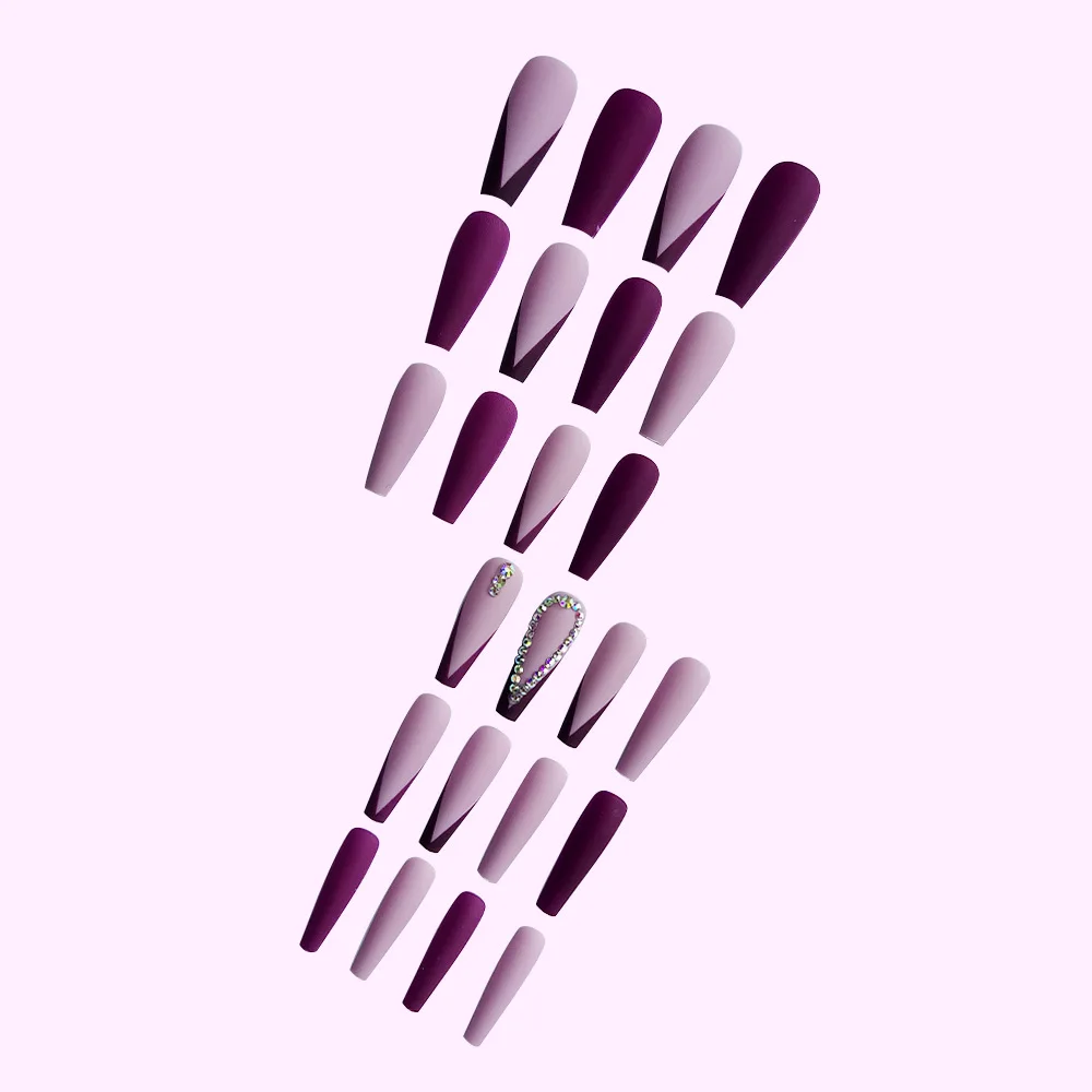 Французские накладные ногти V-образной формы с бриллиантами матовые полностью