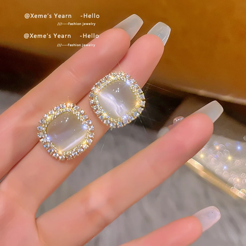 

2022 Luxury Shiny Square Opals Inlaid With Zircon Gold Earrings High Sense Accessories For Womans Korean Fashion Jewelry Party