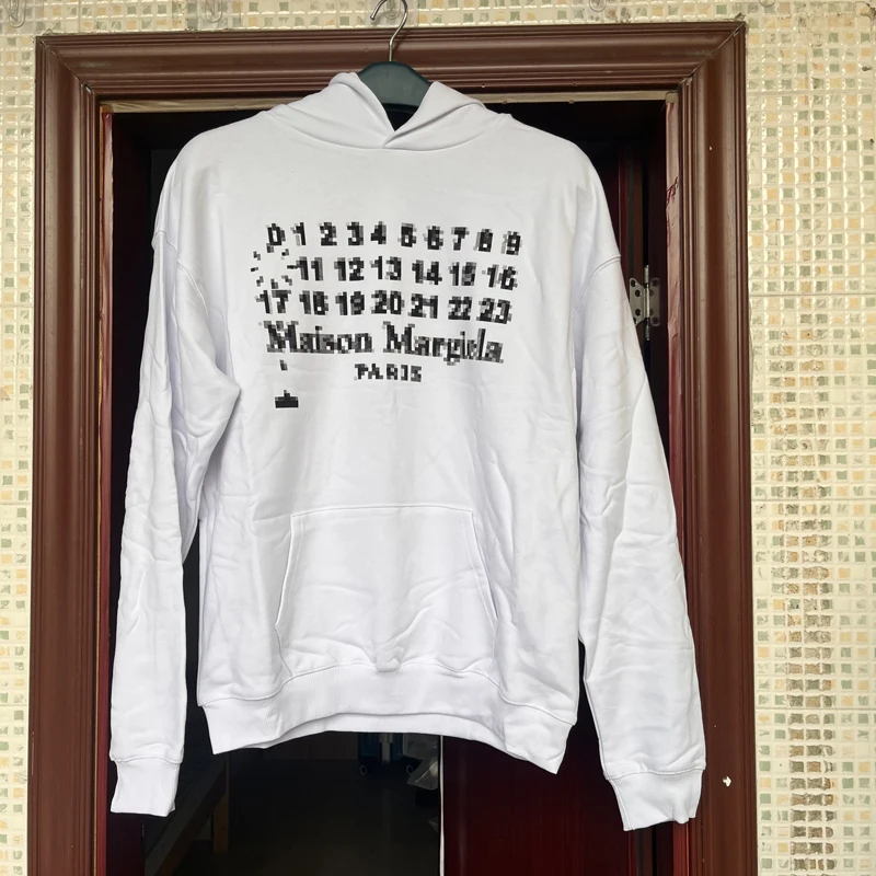 

Толстовка с капюшоном и надписью Margiela Mm6