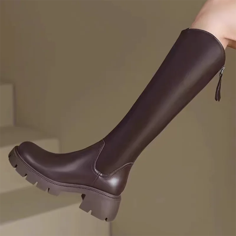 Ботинки-трубки женские с V-образным вырезом длинные коричневые грубые для