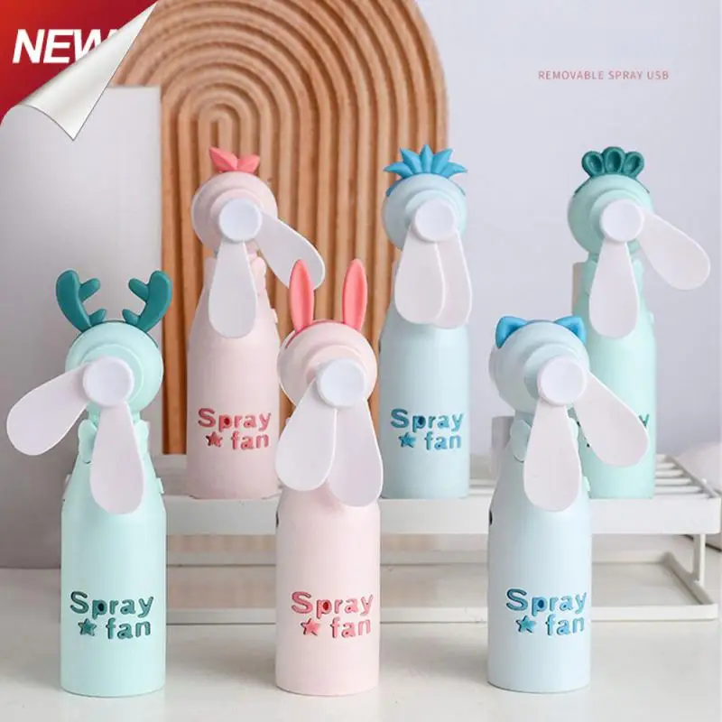 

Ручной небольшой вентилятор большой емкости с распылителем, долгий срок службы батареи, низкий уровень шума, мощный пополнитель воды, мини-вентилятор с распылителем