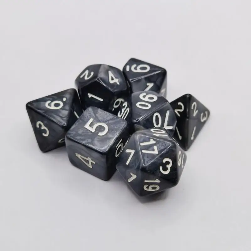 

Набор костей с сумкой, 26 цветов, переносные игрушки для взрослых и детей, пластиковые кубики TRPG D4 D6 D8 D10 D12 D20