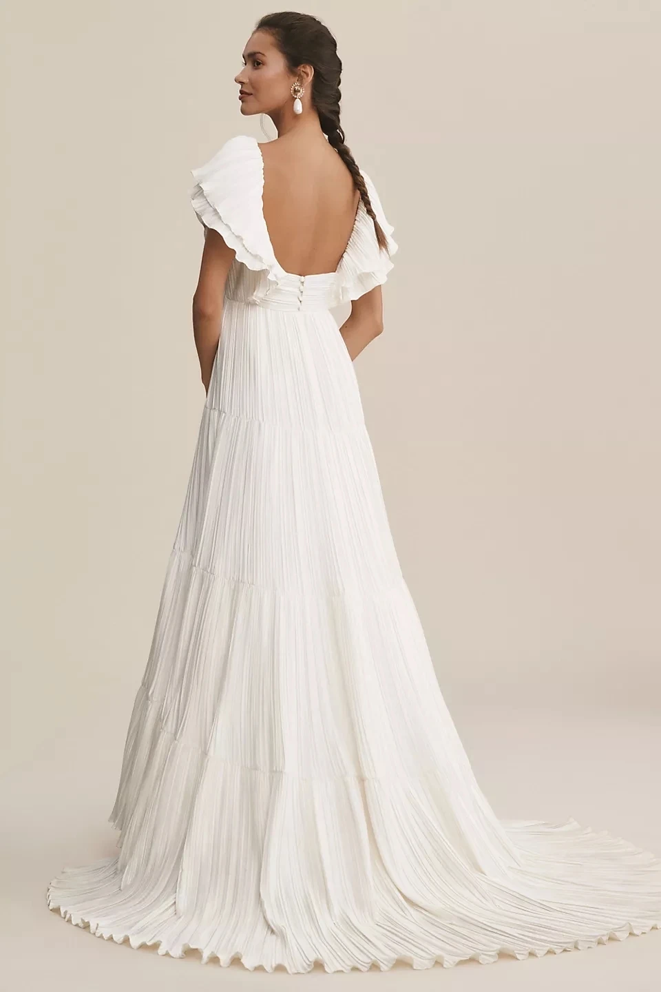 Рисунок 2 - Элегантные Свадебные платья с V-образным вырезом