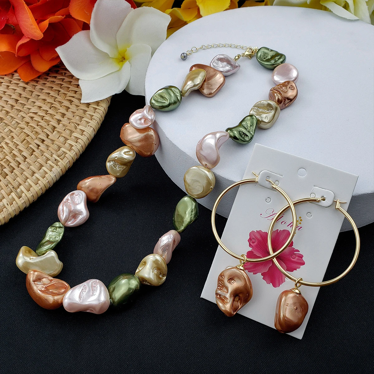 

Комплект из колье и серёг, с разноцветным жемчугом