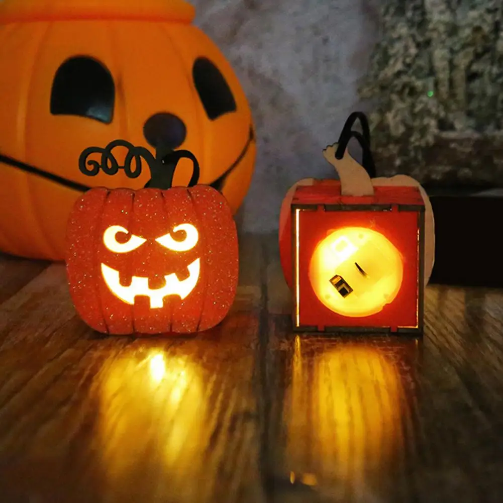 

Фонарь в виде тыквы, украшение на Хэллоуин, яркая светодиодная лампа в виде тыквы, праздничный домашний реквизит на Хэллоуин с милыми яркими выражениями