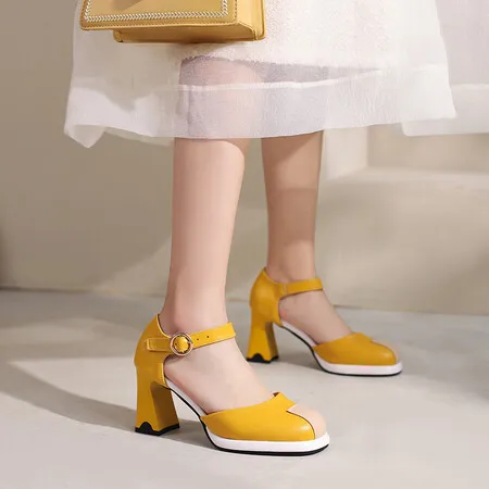 

Oversize Large size Big size Square toe thick heel color-blocking design buckle single shoe is simple and comfortable