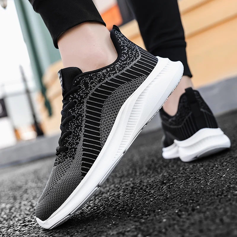 Running Shoes Men Breathable Sports Shoes Outdoor Lightweight Shock-absorbing Sneakers Training Shoes