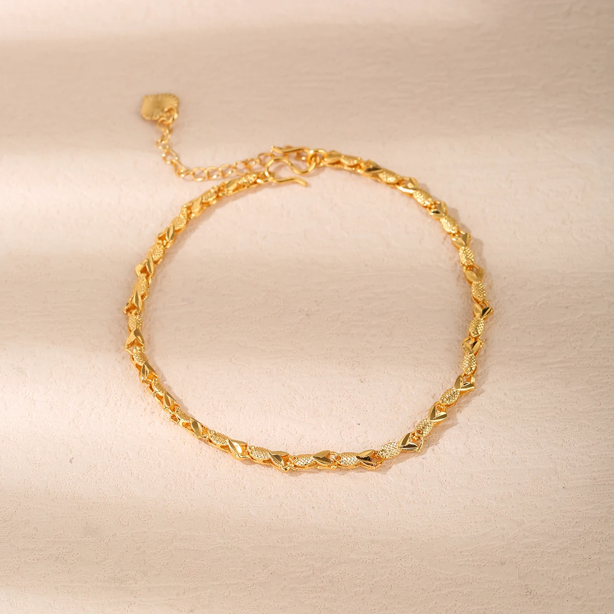 

selead Design Gold Plated Bracelets and Bangles Women's Adjustable Bracelets Jewelry Women's Gifts Heart Shaped Pendants