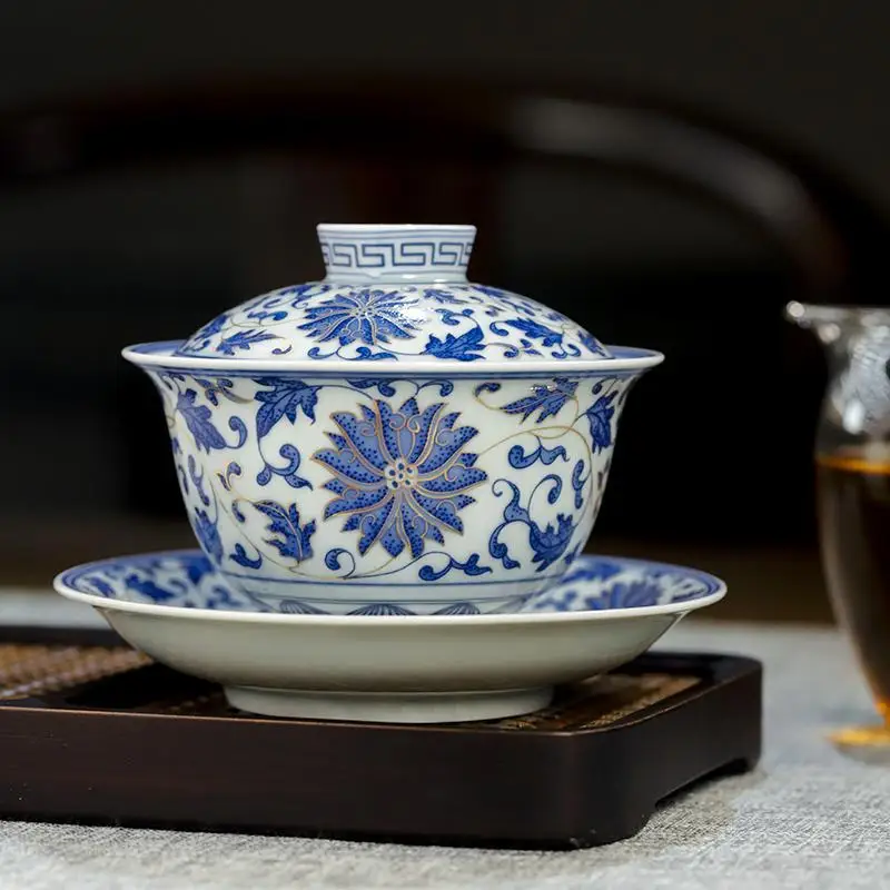 Цзиндэчжэнь синий и белый шелковый блокировочный ответвление Гайвань Ховер чаша