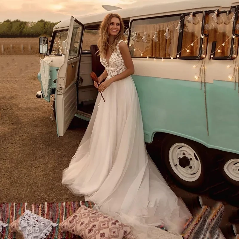 

2022 Rustic V-Neck A-Line Bohemian Sleeveless Wedding Dress Backless Bridal Gown Robe De Mariée Lace Applique Vestido De Noiva