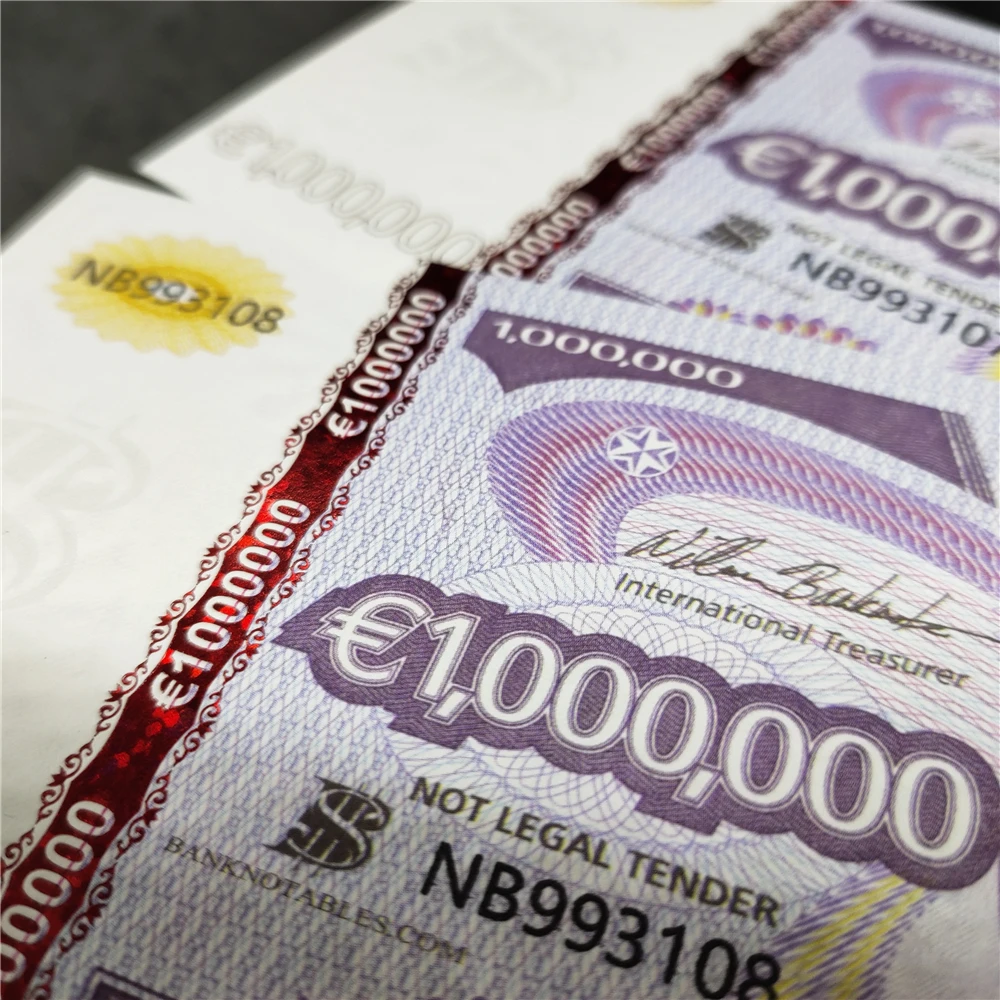 10 банкнот номиналом в 1 миллион евро, коммеморативной серии, нового стиля, не обращающиеся в обращение.