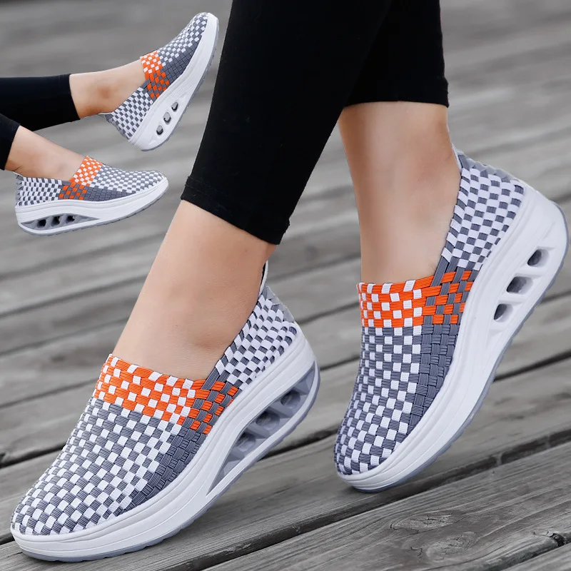Фото Женские кроссовки-лоферы Zapatos De Mujer: легкие, дышащие, нескользящие, на танкетке, с плетеным верхом, разноцветные №2