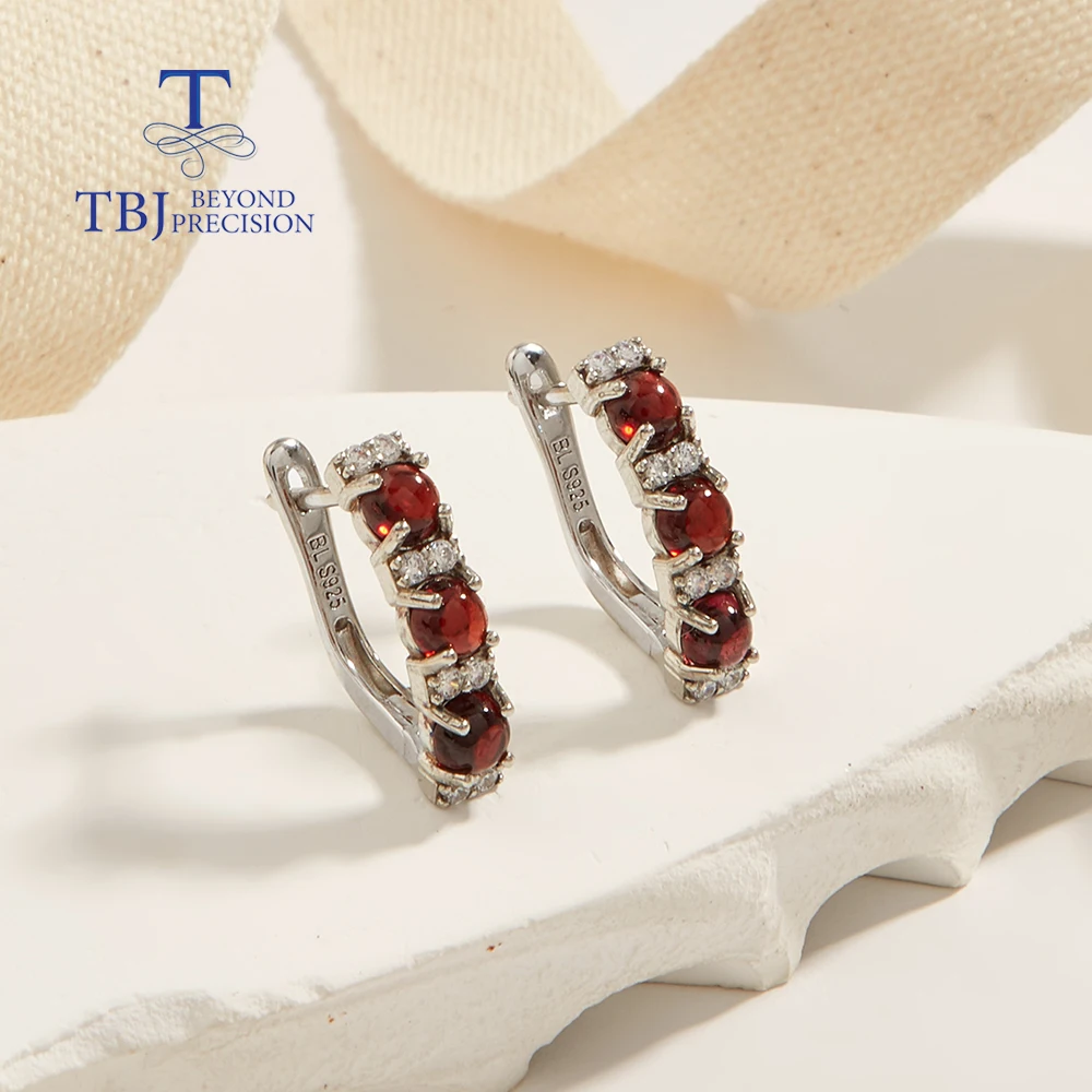 Серьги и кольцо из серебра 925 пробы с натуральным гранатом