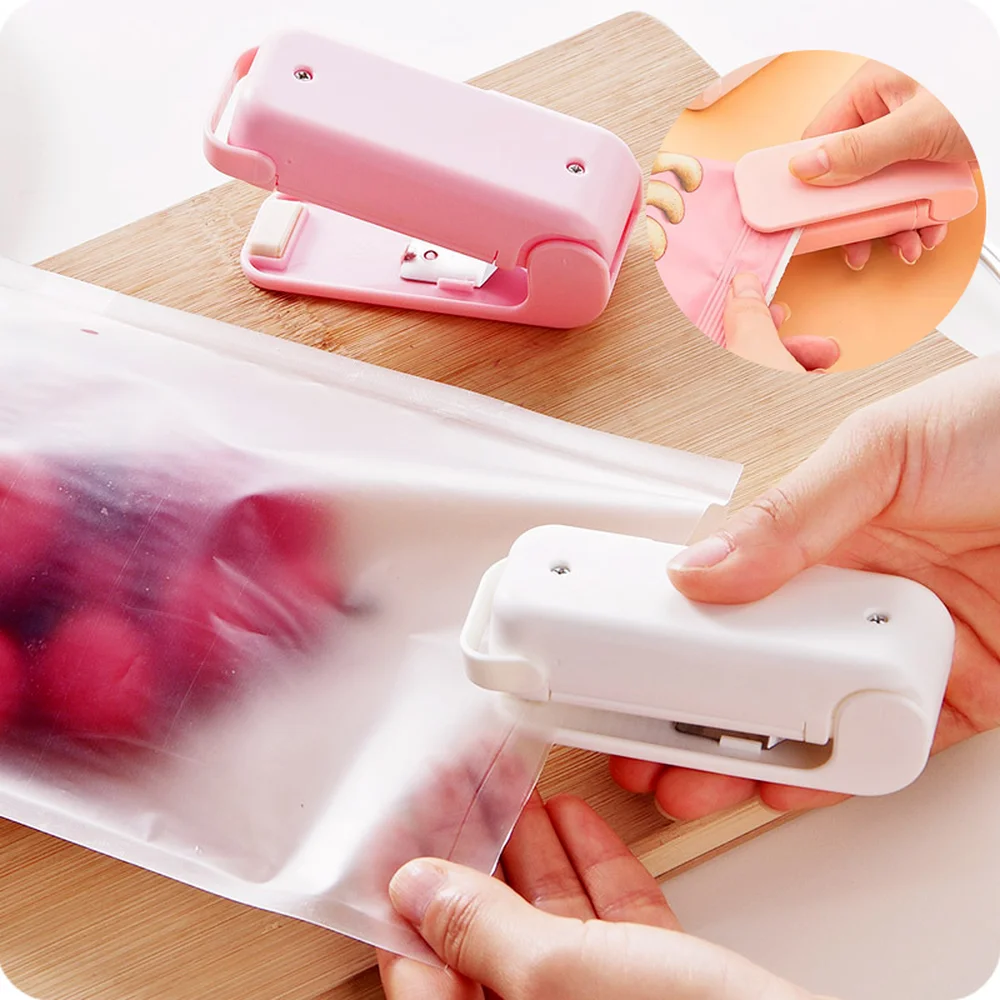 

Mini Heat Sealer Household Accessories Plastic Bag Sealer for Storage In The Kitchen Food Snacks Vegetables Fruits Sealing Tools