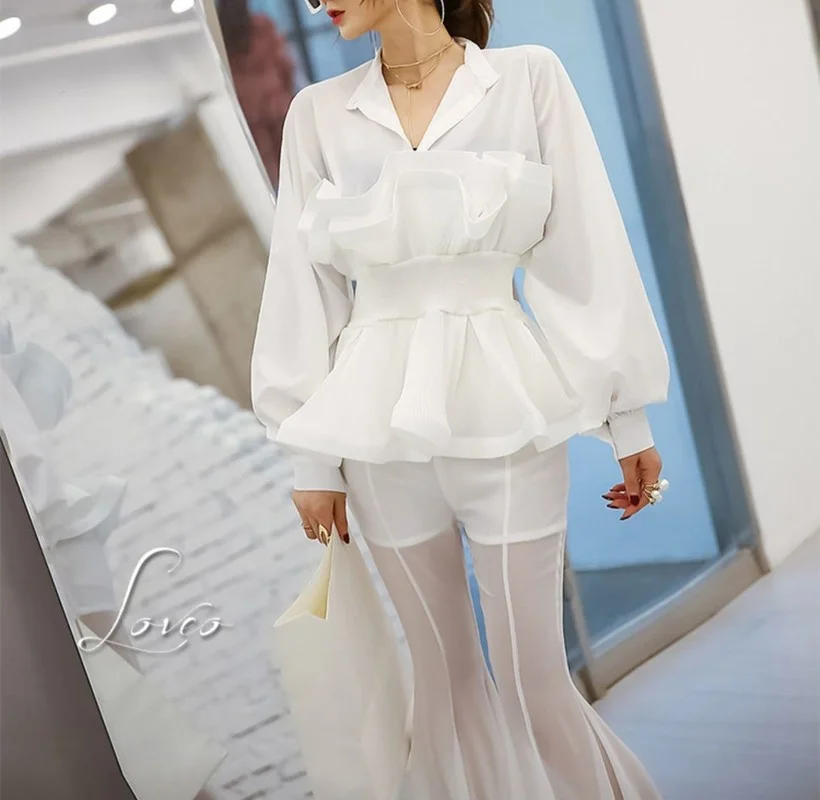 Женский весенний топ с коротким высоким воротником блузка в полоску оборками и