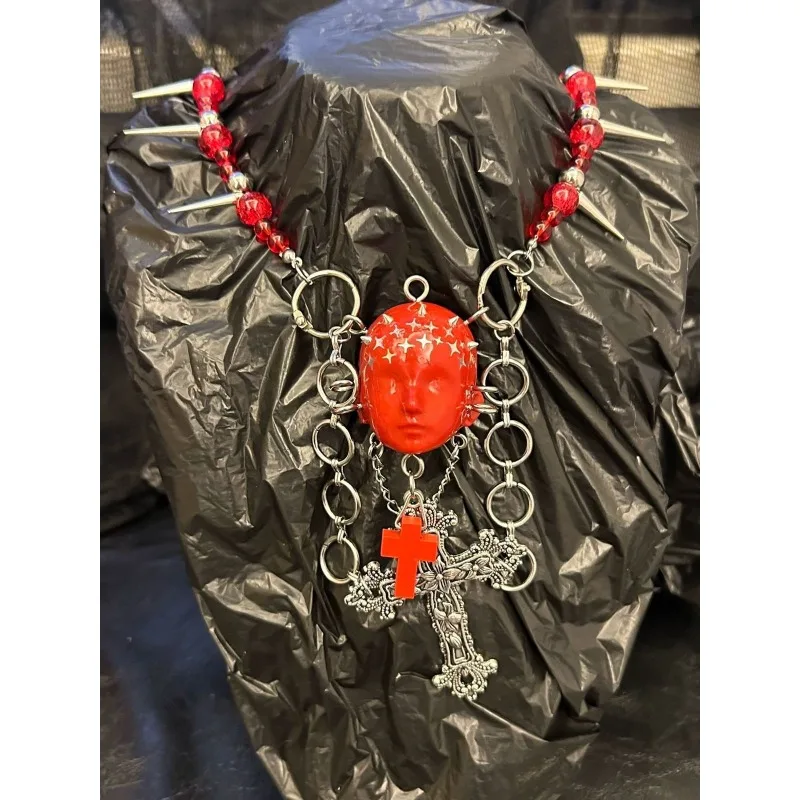 Новая красная кровь стеклянная бусина кукла голова ожерелье субкультурные