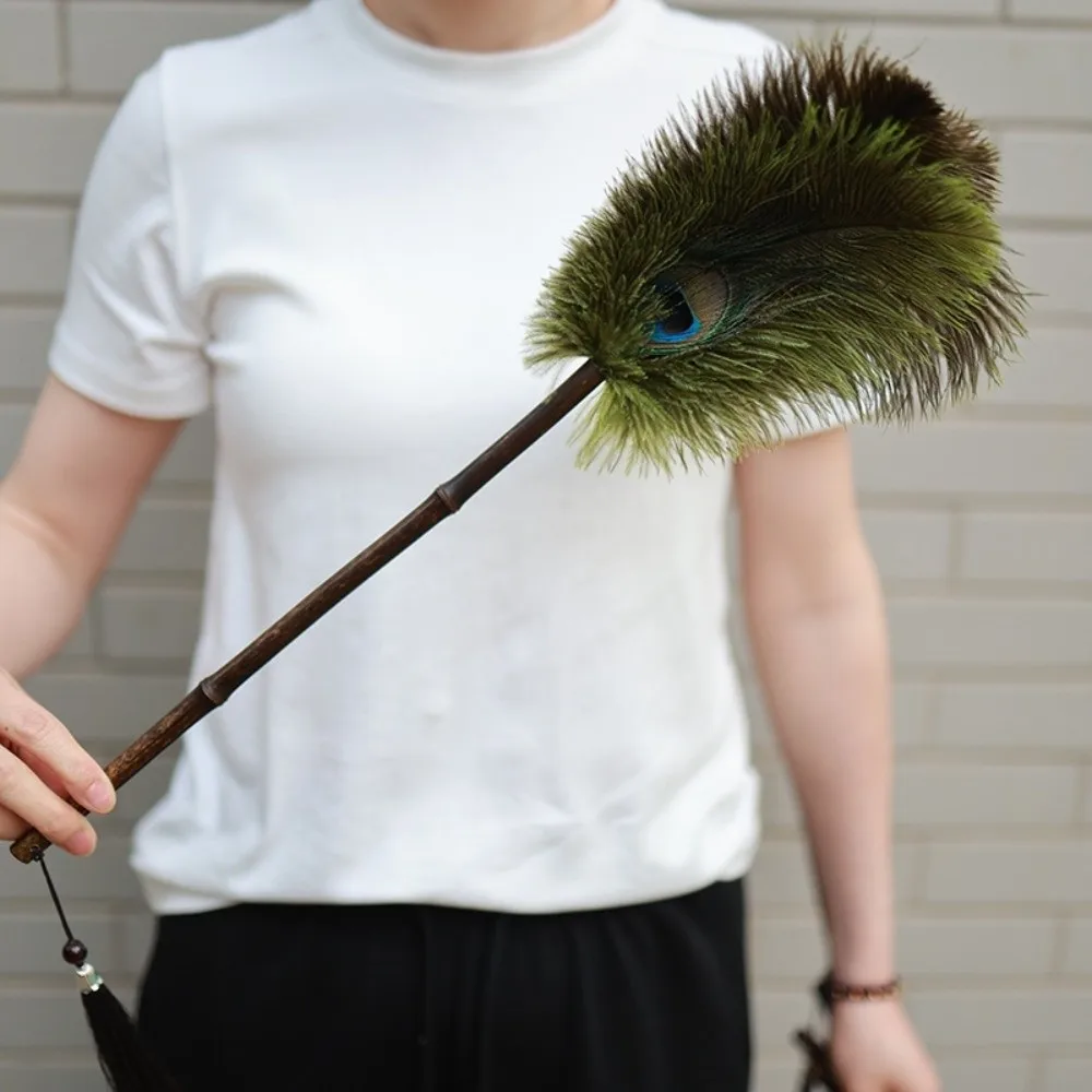 Щетка для пыли из страусовых перьев