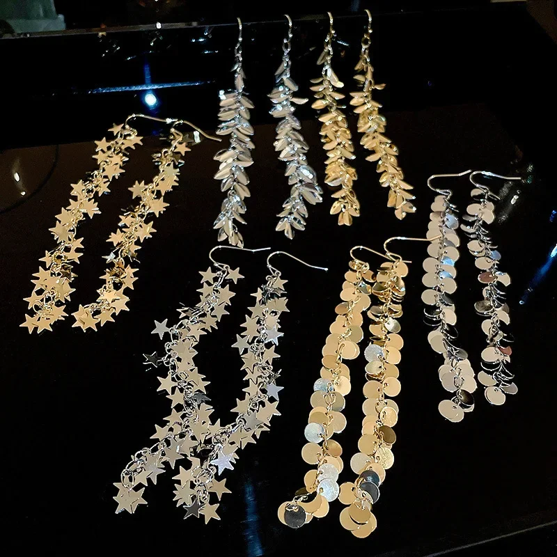 Длинные серьги с кисточками и блестками модным индивидуальным дизайном