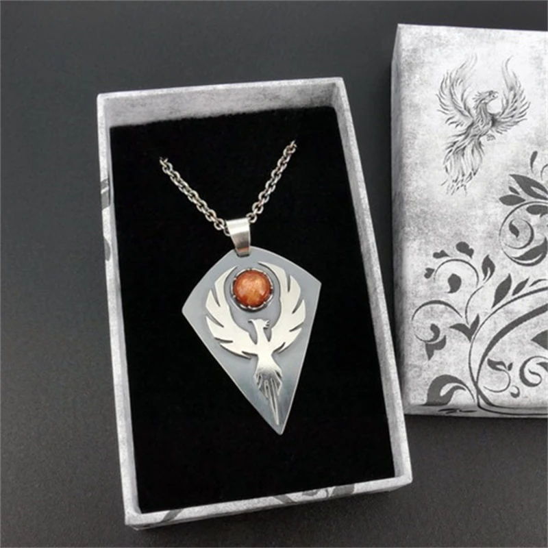 

Trend Men's Metal Geometric Prismatic Shape Pendant Fashion Personality Men's Inlaid Ruby Phoenix Pendant Necklace Jewelry Gift