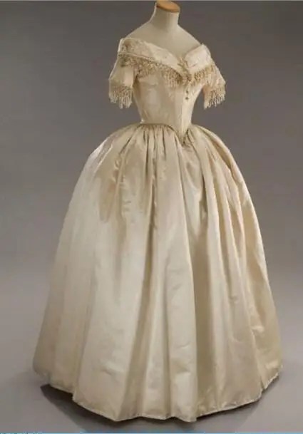 Victorian Rococo champagne prom Dresses Inspiration Maiden Costume 1860s rococo Renaissance Off Shoulder evening gown
