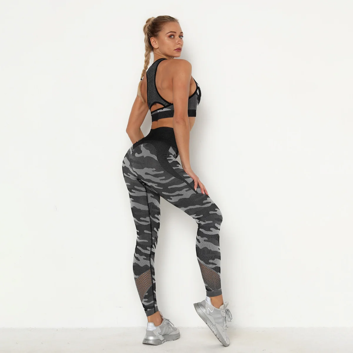 

Fall new women's mesh stitching camouflage slim yoga sports suit