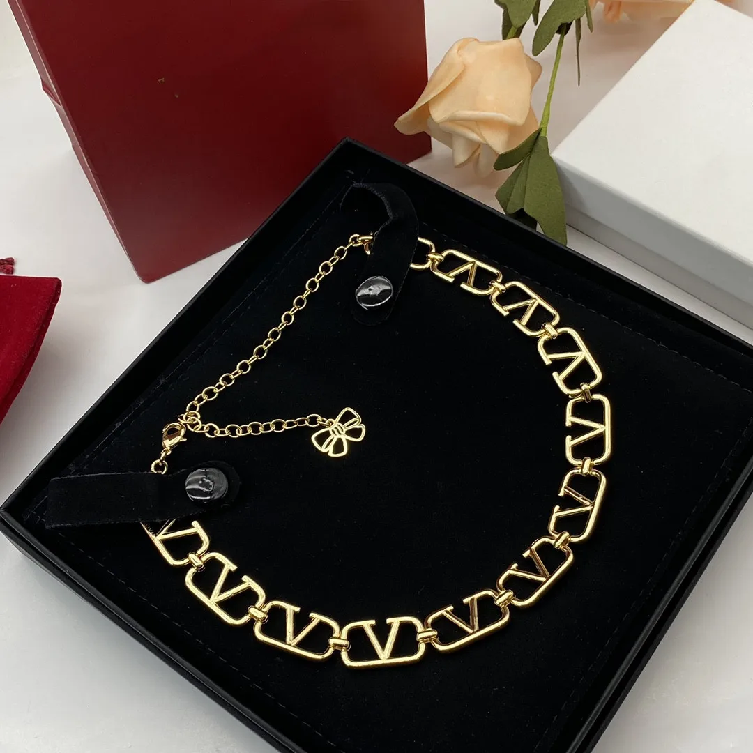 

European and American fashion retro irregular patchwork necklace