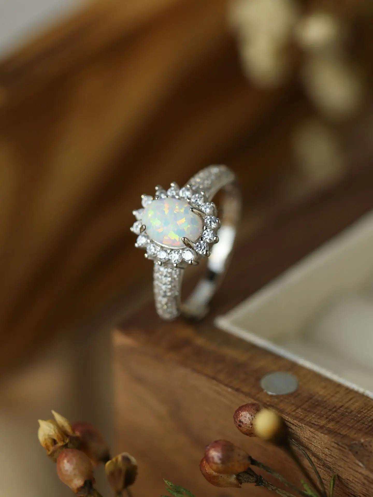 

2023 Fashionable European and American New Simple Sunflower Egg Face Aubao Women's Ring Set with Zircon s925 Silver Ring