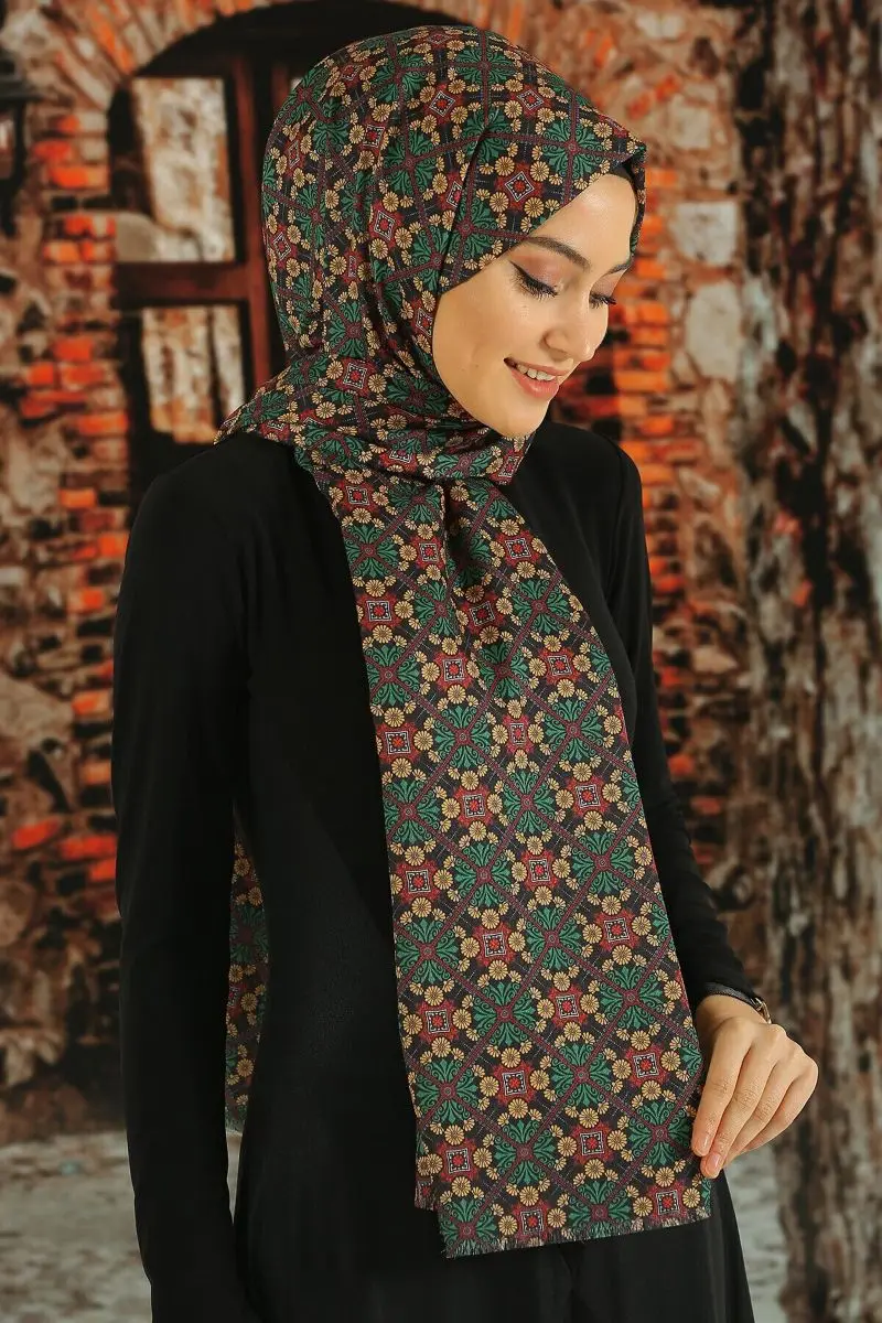 

Women patterned cotton shawl Muslim Fashion Custom Printed Hijab Turkey Production Quality Fabric