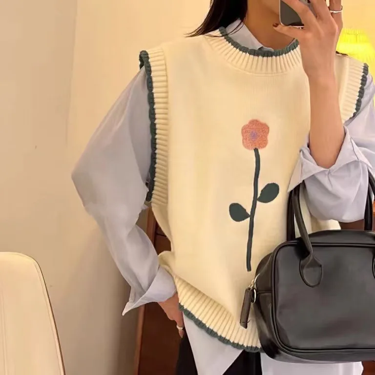 

Fashion Embroidery Woman Sweaters Knitted Vest Sweater Autumn Winter Loose Sleeveless Knitwear Femme Pullover Sweaters T351