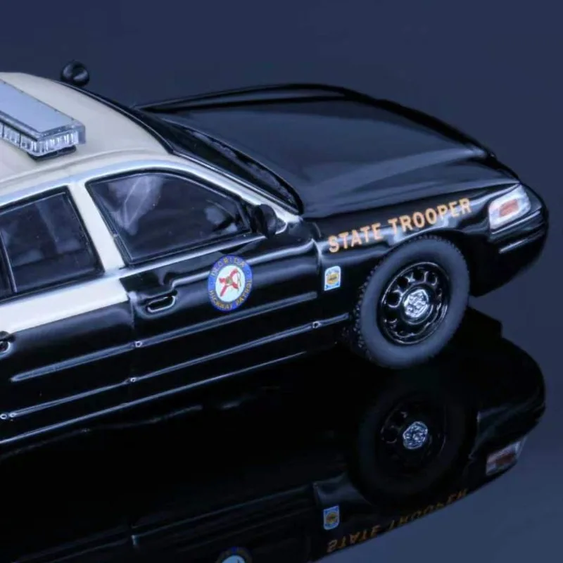 Фото В наличии: Модель полицейского автомобиля FHP штата Флорида, масштаб 1:64, из сплава, имитация, игрушка для мальчика, подарок, коллекционная статуэтка для комнаты. №2