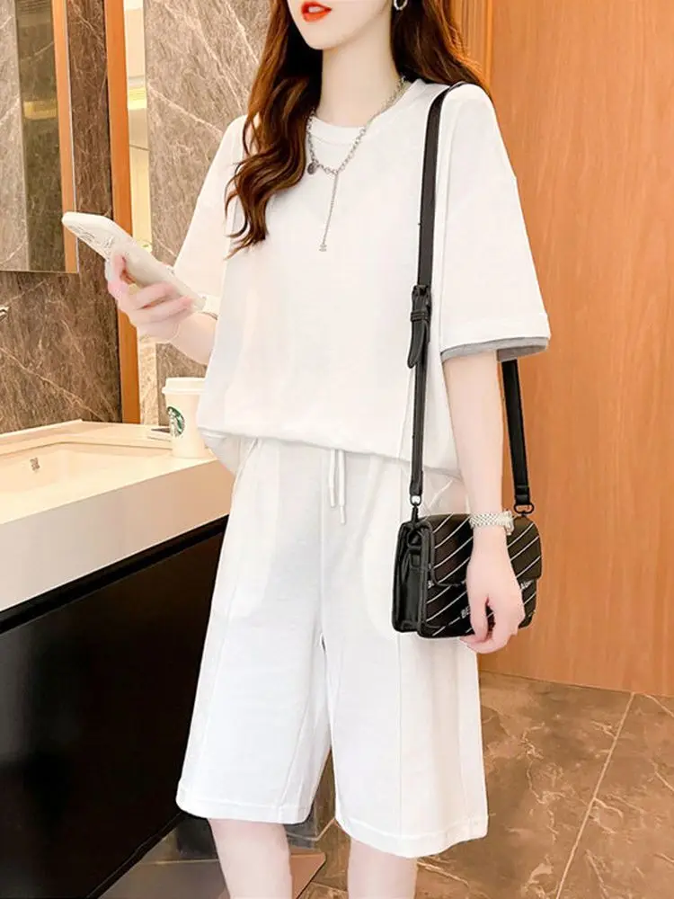 

Women's Sports Style T-shirt Suit Female 2022 Summer Korean Version Fashion Short-sleeved Top Five-point Pants Two-piece Gym Set