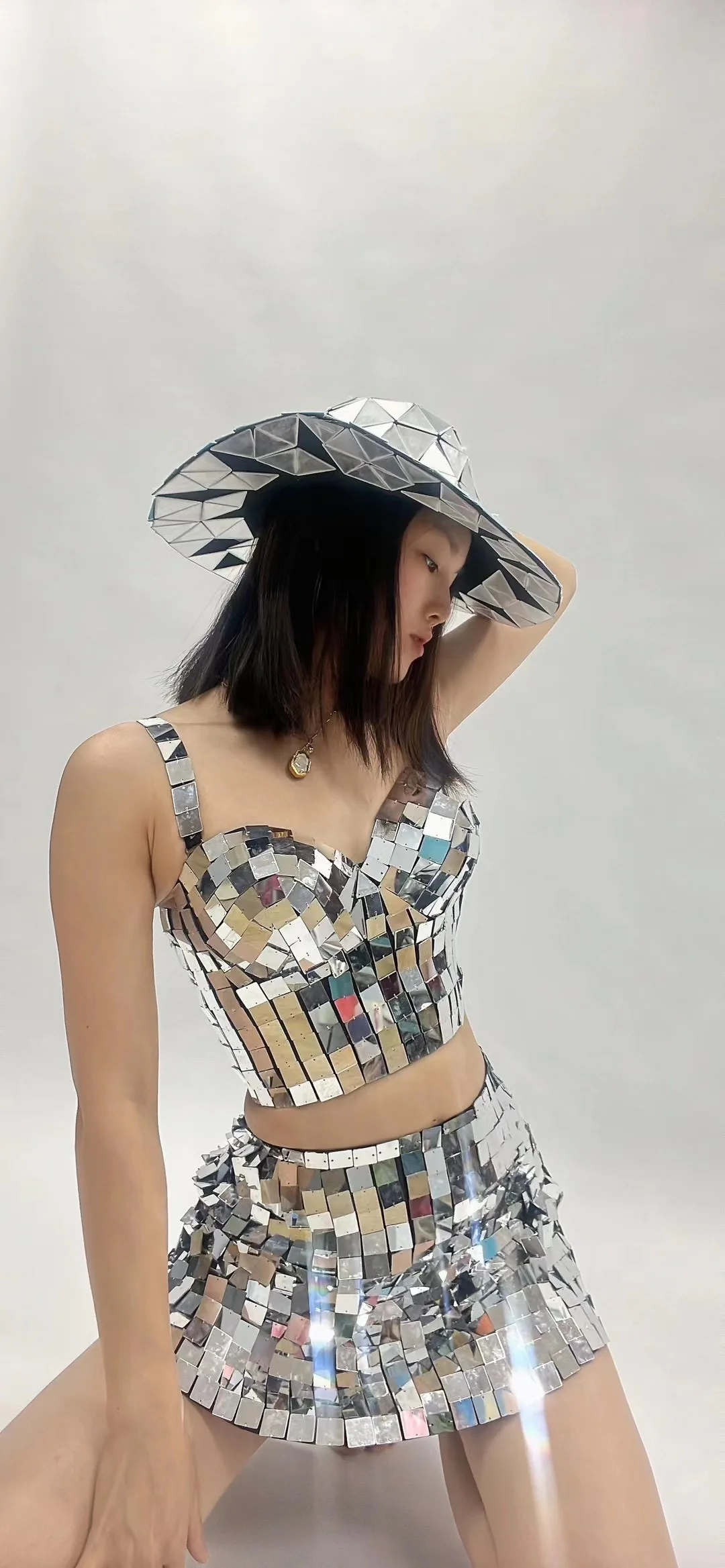 Серебряный зеркальный женский бюстгальтер короткие костюмы для взрослых