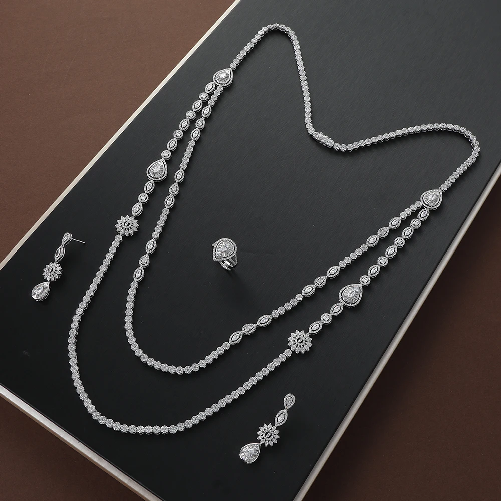 Женский комплект из колье серёг и кольца с фианитом