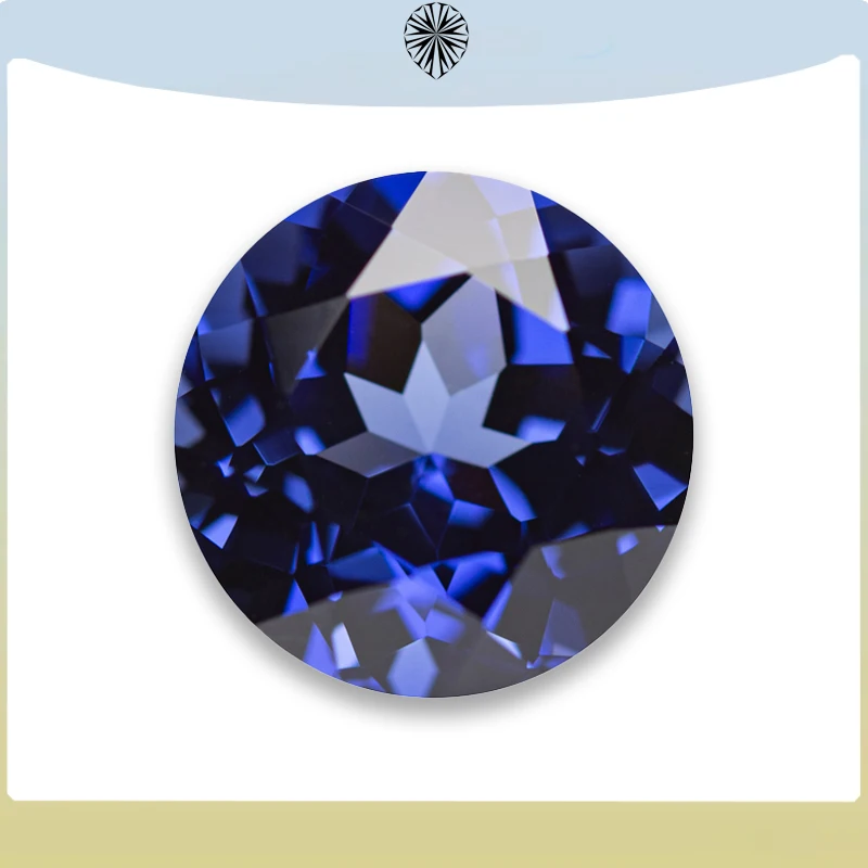 Выполненный в лаборатории сапфир круглой огранки королевского синего цвета