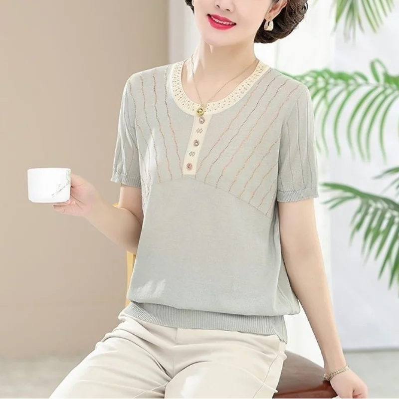 Женский трикотажный топ с круглым вырезом и коротким рукавом