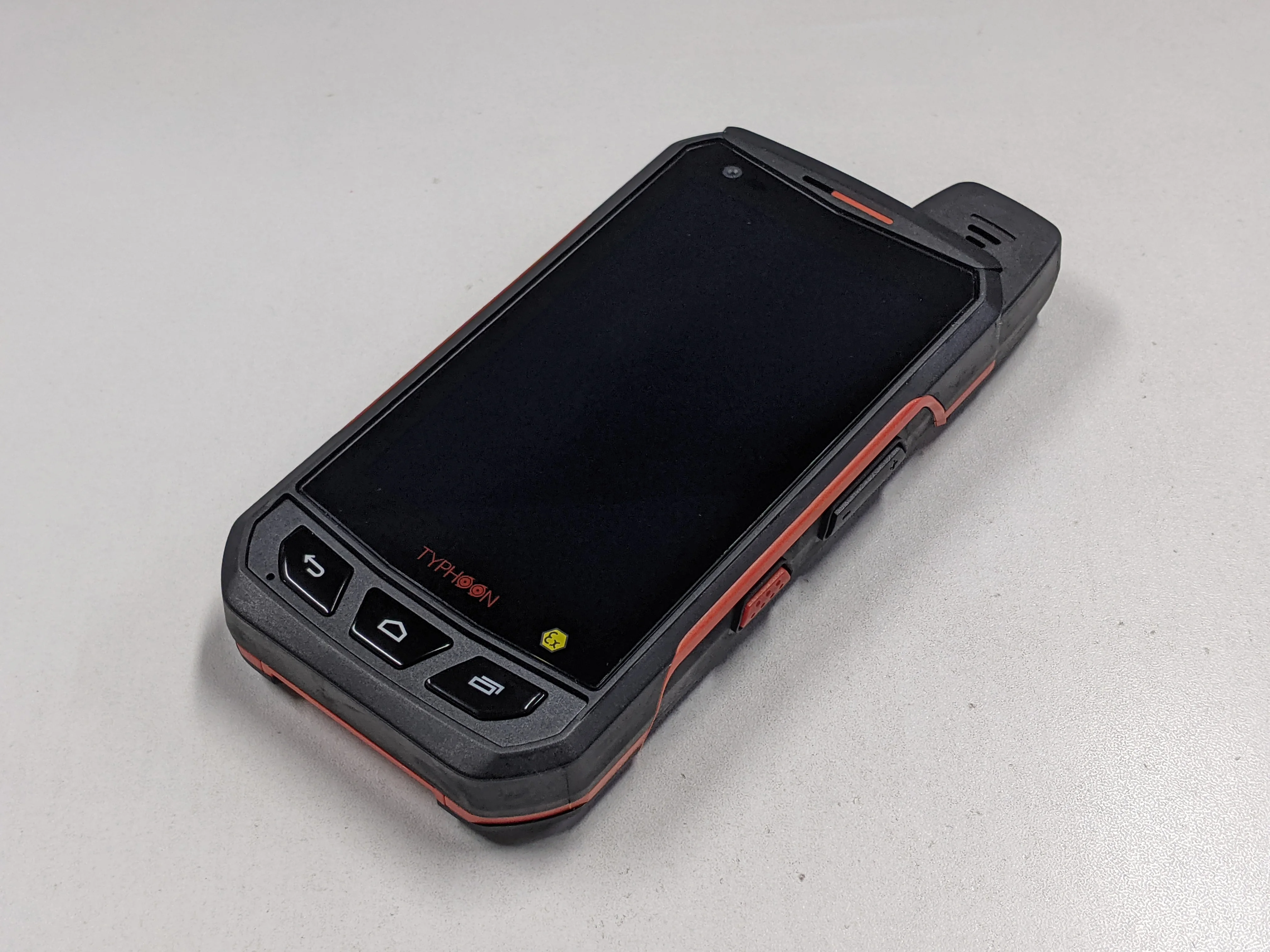 Original Sonim XP7S 4.0Inches 3GB RAM 64GB ROM 13MP 4G LTE IP68/IP69 Waterproof Snapdragon 615 Mobile Phone PTT Smartphone