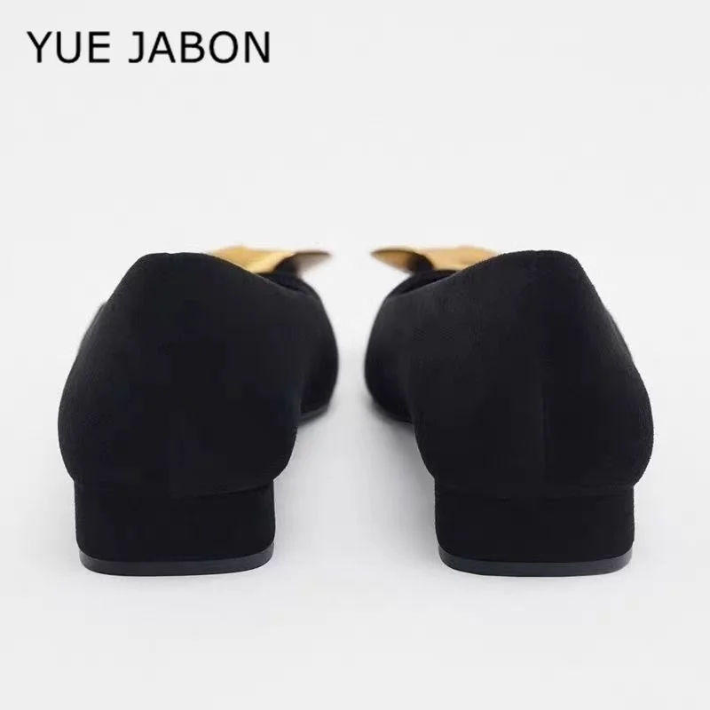 Элегантные офисные женские модельные туфли черные модные удобные на плоской