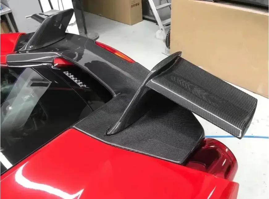 СПОЙЛЕР НА ЗАДНЕГО КРЫЛА из углеродного волокна для Ferrari 488 GTB мужской стиль