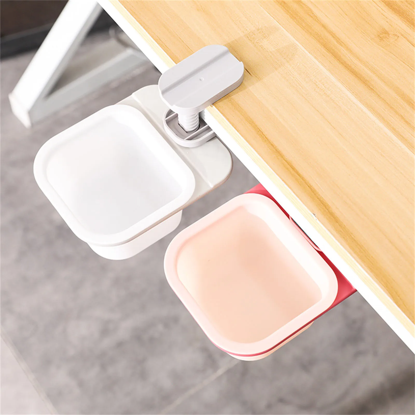 

Hanging Garbage Can, Clip On Countertop Waste Bin with Trash Bags for Kitchen, Bathroom, Living Room