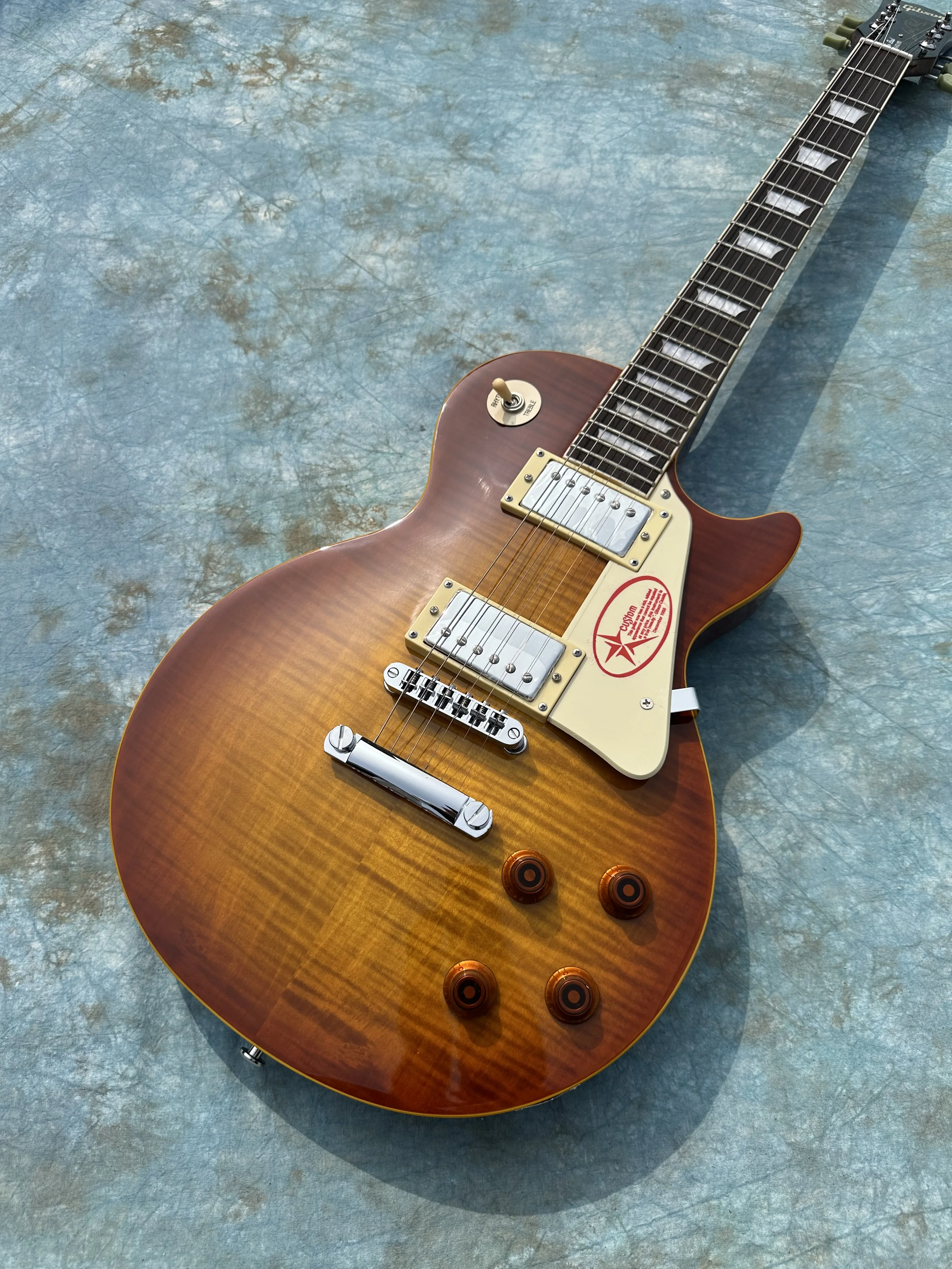 Стандартная электрогитара светло-копченый тигр градиент цвета