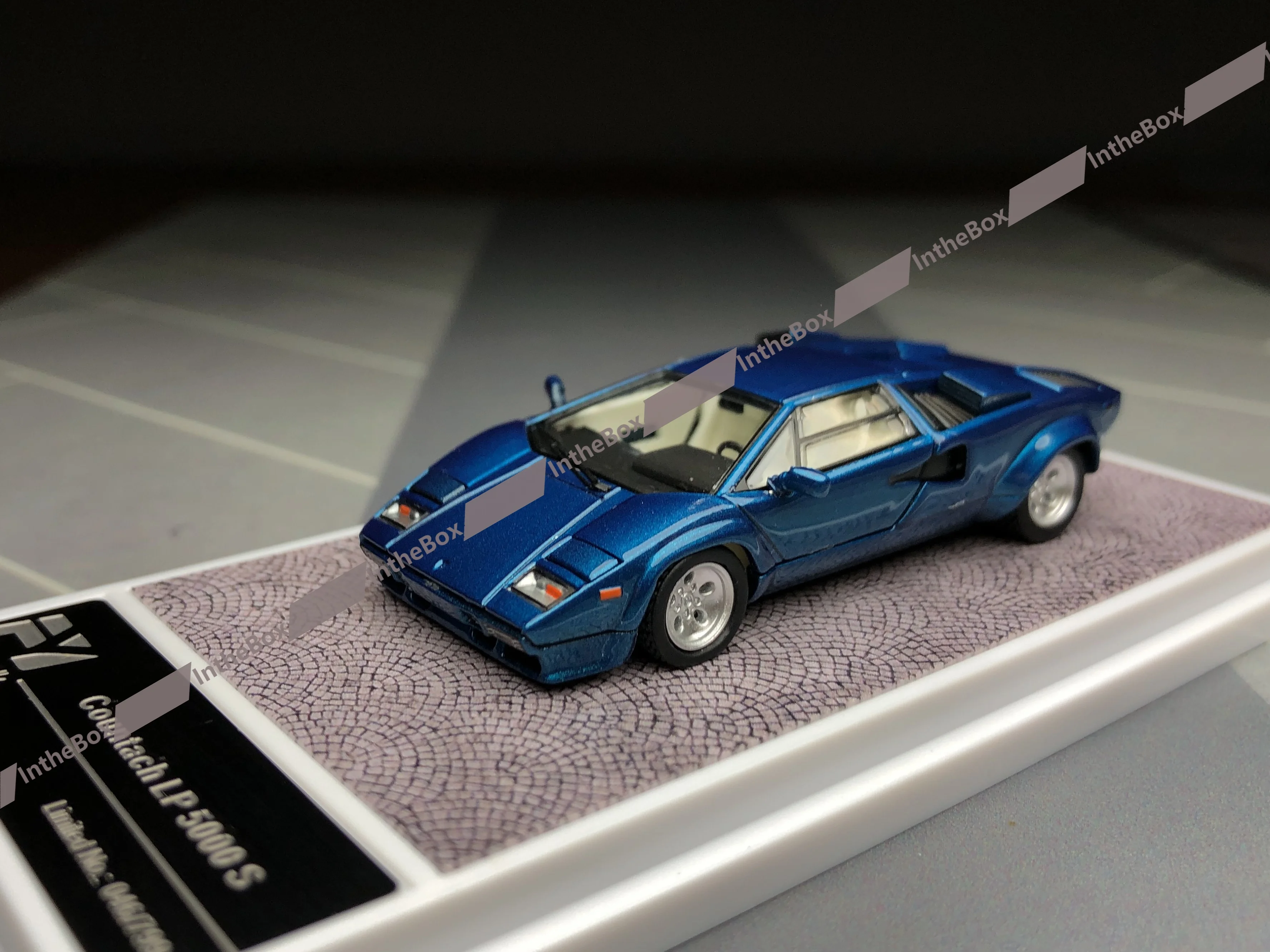 FindClassically FY Countach LP5000 QV Blue 1:64 Литая под давлением модель автомобиля Коллекция