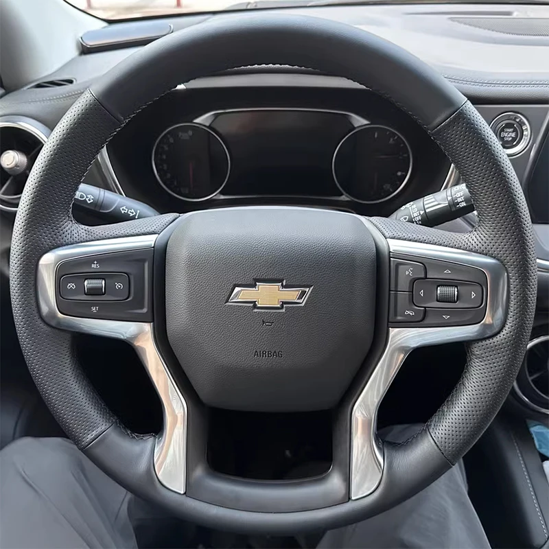 

Сшитый вручную замшевый чехол на руль из натуральной кожи для Chevrolet Silverado 1500 2500HD 3500HD Tahoe Trailblazer 2022 2021
