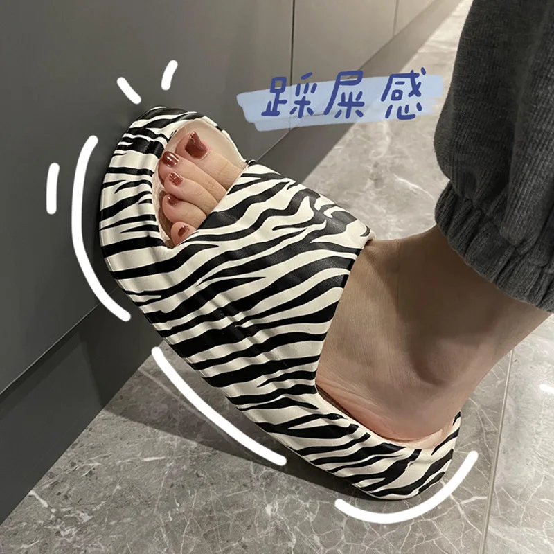 

Сандалии и шлепанцы женские с зеброй, Нескользящие, мягкая подошва, простые, для ванной комнаты, удобная обувь на плоской подошве, лето