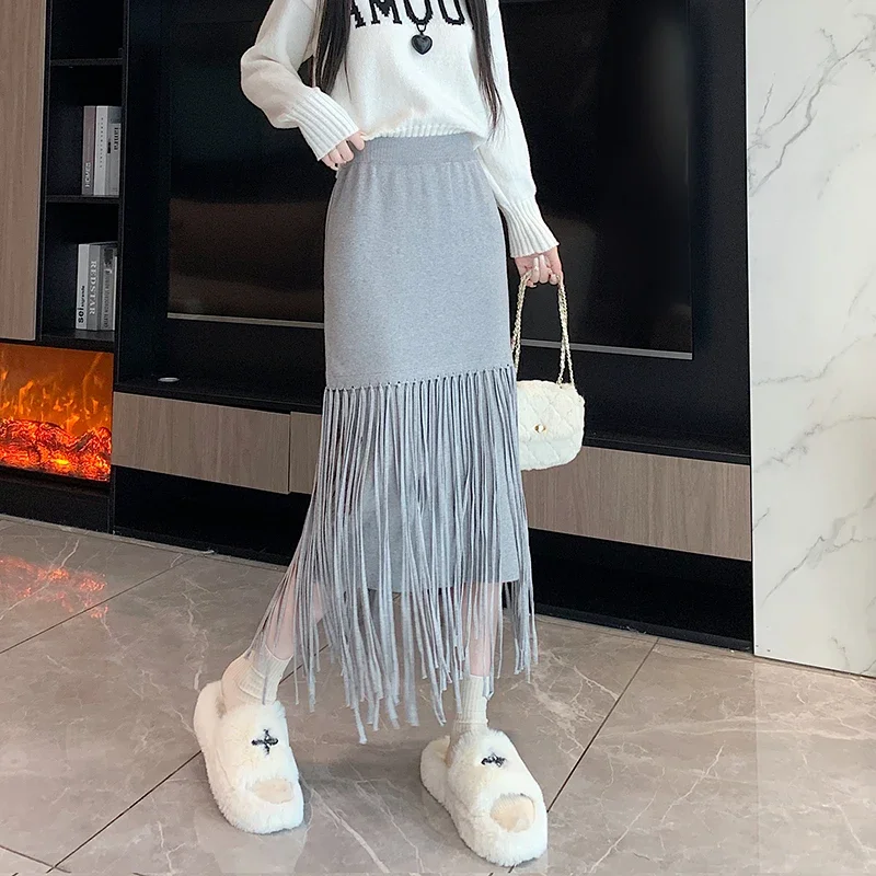 Юбка-миди Женская трикотажная трапециевидная с высокой талией и кисточками