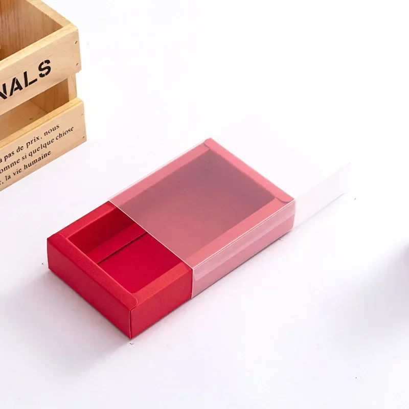 

Подарочные коробки из крафт-бумаги